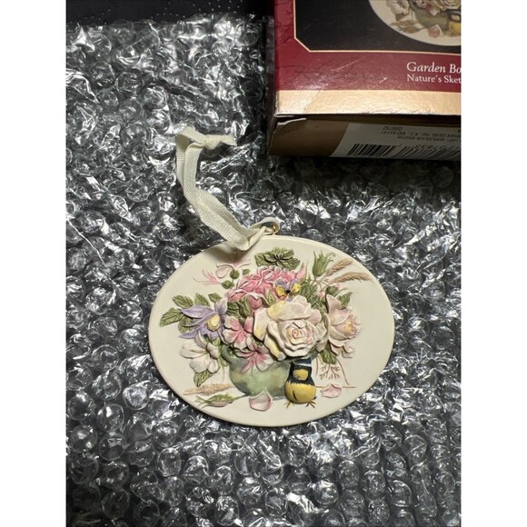 1997 Hallmark Keepsakes "Garden Bouquet" Nature's Sketchbook Ornament - NIB - Picture 7 of 8